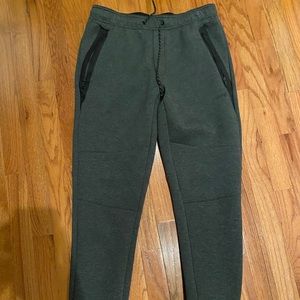 American Eagle Joggers